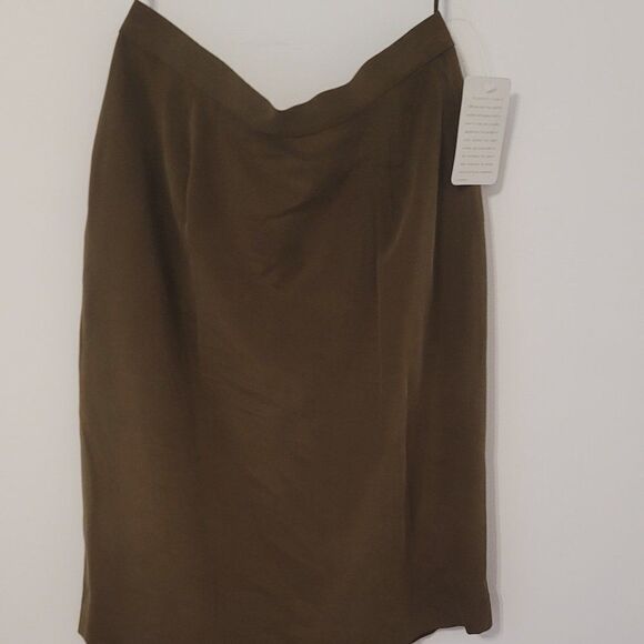 NWT Gorgeous 100% Silk Skirt - Picture 1 of 7